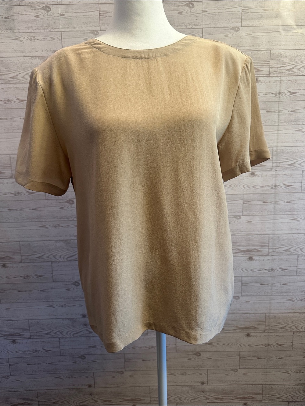 Stephanie Andrews Vintage 100% Silk Blouse M Beige Tan Short Sleeve Button Back